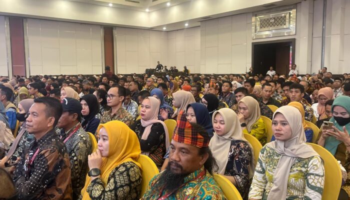 Suasana pelaksanaan rakor evaluasi pelaksanaan Pilkada 2024 di Calro Hotel Kendari.